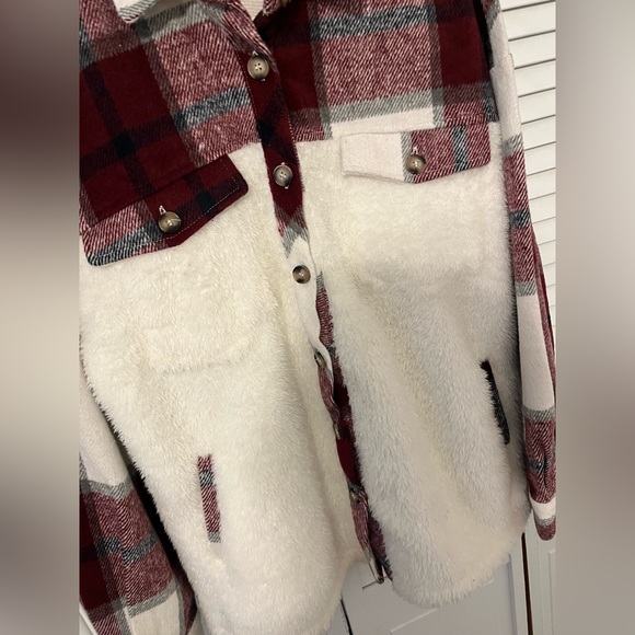 Warm and cozy plaid flannel jacket - Picture 2 of 4